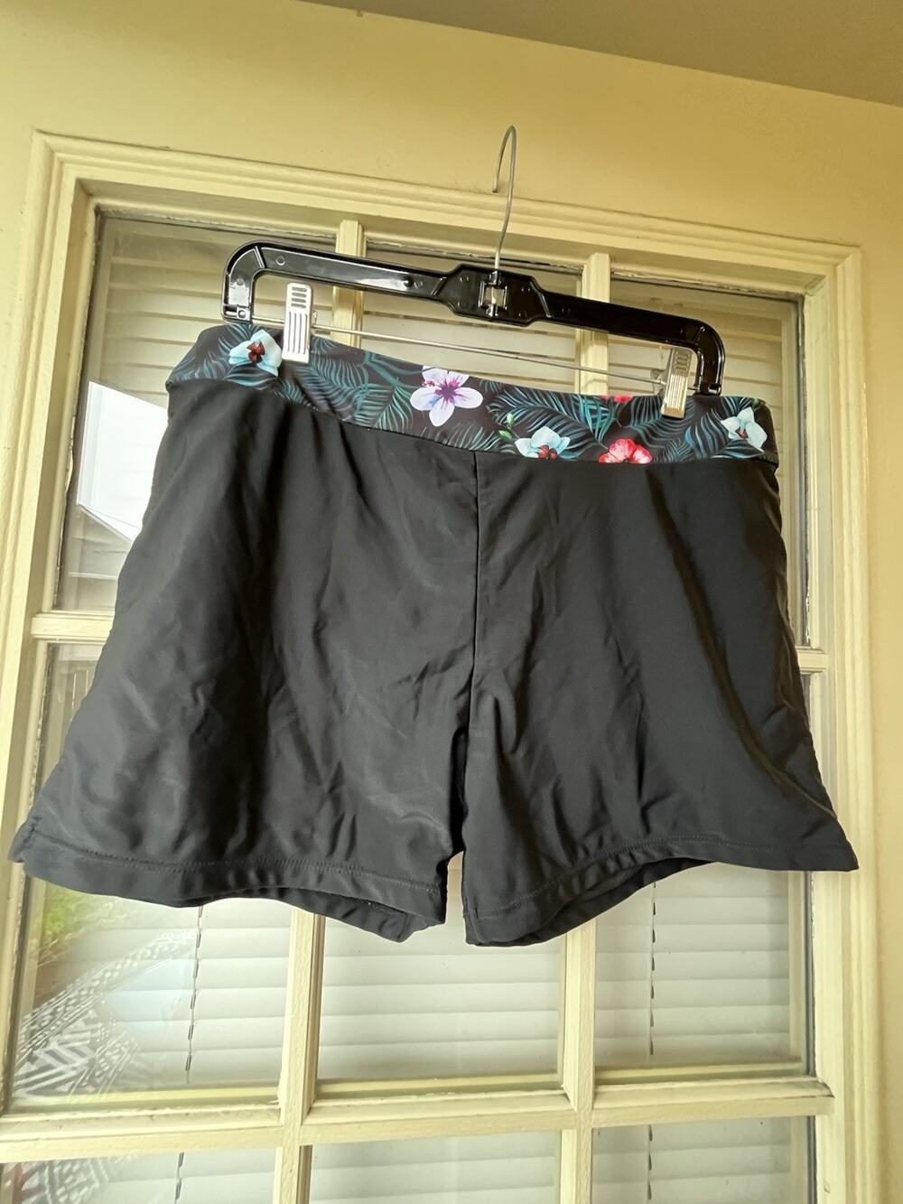 Holipick Swim Bottoms Shorts Women's Size XXL Black Beach Outdoor -Floral Waist